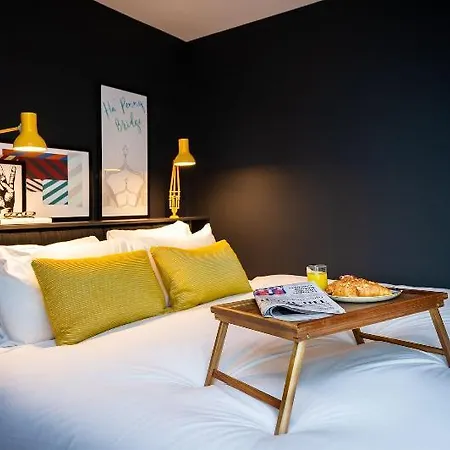 Staycity Castle Hotel apartamentowy 4*