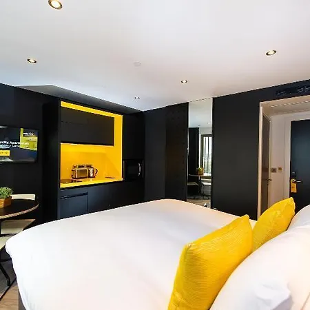 Aparthotel Staycity Castle 4*