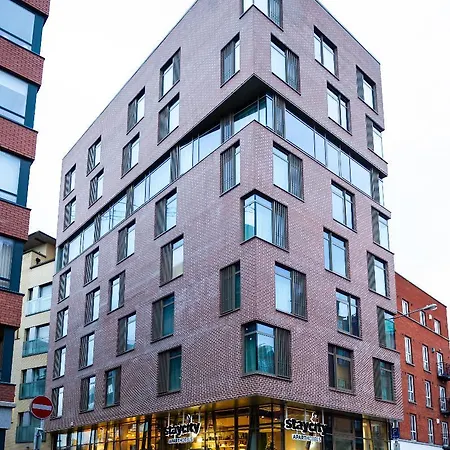Aparthotel Staycity Castle 4*
